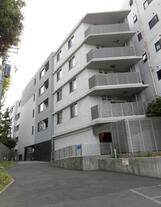 コスモリード新宿余丁町